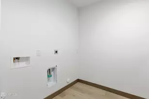 2813 E Trumbull Rd, Phoenix, AZ 85040 - Photo 20