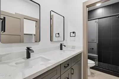 2813 E Trumbull Road #1, Phoenix, AZ 85040 - Photo 30