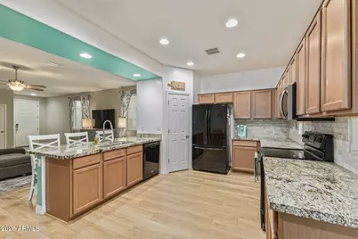 7572 W Quail Track Drive, Peoria, AZ 85383 - Photo 10