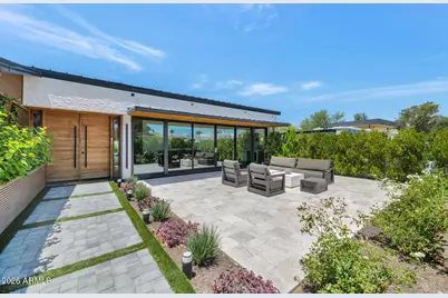 5812 N 44th Place, Phoenix, AZ 85018 - Photo 2