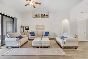 13354 W Palm Ln, Goodyear, AZ 85395 - Photo 10