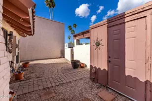 2151 E Sanos Dr, Tempe, AZ 85281 - Photo 36