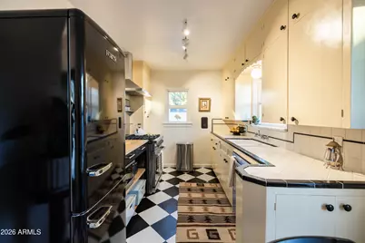 529 W Cambridge Avenue, Phoenix, AZ 85003 - Photo 20