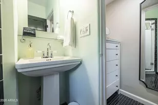 529 W Cambridge Ave, Phoenix, AZ 85003 - Photo 34