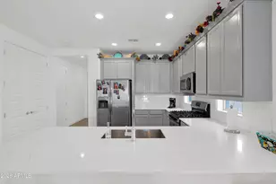 432 W Tamarack Dr, San Tan Valley, AZ 85140 - Photo 10