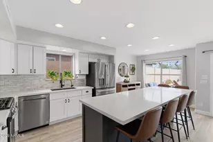 21627 N 45th Pl, Phoenix, AZ 85050 - Photo 6