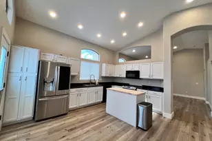 723 E Whitten St, Chandler, AZ 85225 - Photo 4