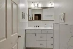 334 W Medlock Dr, Phoenix, AZ 85013 - Photo 24