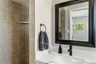 5320 E Thomas Rd, Phoenix, AZ 85018 - Photo 14