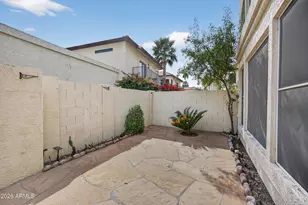 8821 S 51st St, Phoenix, AZ 85044 - Photo 4