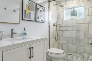 4846 E Mitchell Dr, Phoenix, AZ 85018 - Photo 32