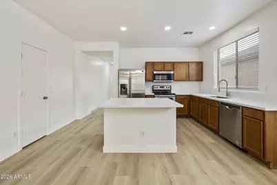 3129 W T Ryan Lane, Phoenix, AZ 85041 - Photo 8