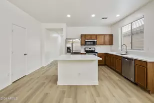 3129 W T Ryan Ln, Phoenix, AZ 85041 - Photo 8