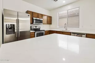 3129 W T Ryan Ln, Phoenix, AZ 85041 - Photo 10