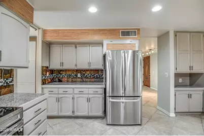 8647 E Devonshire Avenue, Scottsdale, AZ 85251 - Photo 14