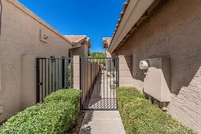 2348 W Comstock Drive, Chandler, AZ 85224 - Photo 4