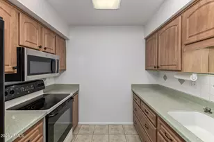 9907 W Cedar Dr, Sun City, AZ 85351 - Photo 10