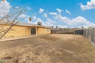 7937 W Hazelwood St, Phoenix, AZ 85033 - Photo 18