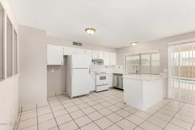 3023 N 57th Drive, Phoenix, AZ 85031 - Photo 8