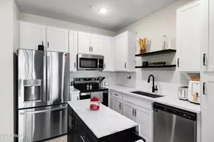 2822 W White Feather Ln, Phoenix, AZ 85085 - Photo 8