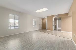 9425 W Rolling Hills Dr, Sun City, AZ 85351 - Photo 4