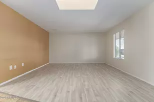 9425 W Rolling Hills Dr, Sun City, AZ 85351 - Photo 8