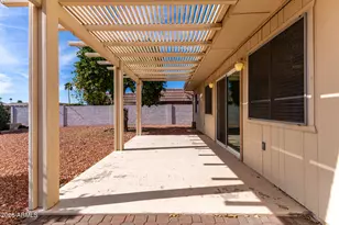 9425 W Rolling Hills Dr, Sun City, AZ 85351 - Photo 32