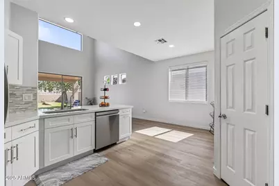 18132 W Cardinal Drive, Goodyear, AZ 85338 - Photo 10