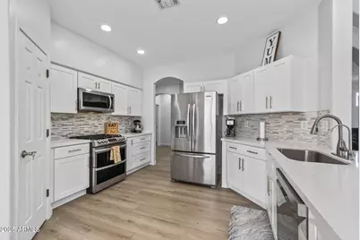 18132 W Cardinal Drive, Goodyear, AZ 85338 - Photo 12