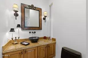 5652 N Scottsdale Rd, Paradise Valley, AZ 85253 - Photo 16