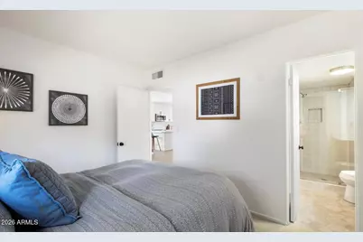3737 E Turney Avenue #206, Phoenix, AZ 85018 - Photo 8