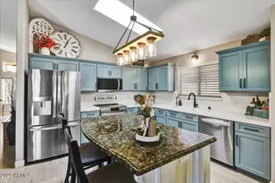 10830 W Almeria Rd, Avondale, AZ 85392 - Photo 6