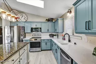 10830 W Almeria Rd, Avondale, AZ 85392 - Photo 14