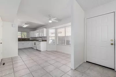 3025 E Woodland Drive, Phoenix, AZ 85048 - Photo 2