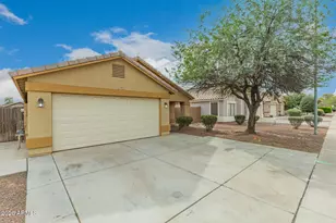 11363 W Davis Ln, Avondale, AZ 85323 - Photo 2