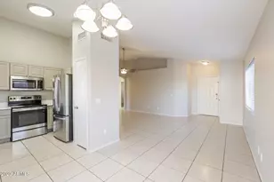 2838 S 64th Dr, Phoenix, AZ 85043 - Photo 8