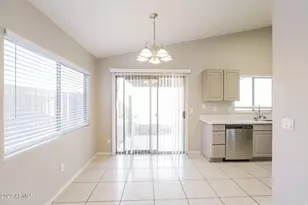 2838 S 64th Dr, Phoenix, AZ 85043 - Photo 6