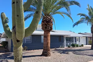 10748 W Hope Dr, Sun City, AZ 85351 - Photo 2