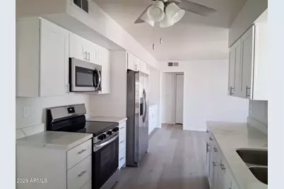 10748 W Hope Drive, Sun City, AZ 85351 - Photo 4