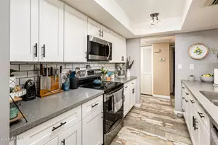 3335 W Acoma Dr, Phoenix, AZ 85053 - Photo 16