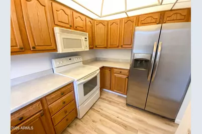 10826 N Fairway Court E, Sun City, AZ 85351 - Photo 12