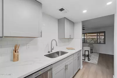 7126 N 19th Avenue #158, Phoenix, AZ 85021 - Photo 8