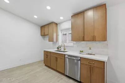 4716 E Lone Cactus Drive, Phoenix, AZ 85050 - Photo 10