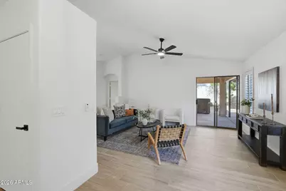 4716 E Lone Cactus Drive, Phoenix, AZ 85050 - Photo 4