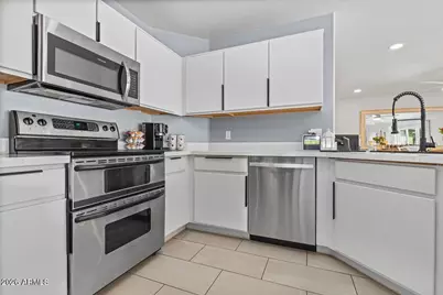 8830 N 20th Drive, Phoenix, AZ 85021 - Photo 1