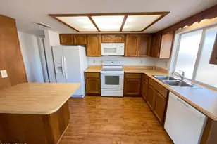 7324 W Sells Dr, Phoenix, AZ 85033 - Photo 2