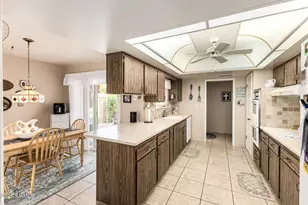 10422 W Roundelay Cir, Sun City, AZ 85351 - Photo 14