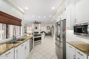 3911 E Shannon St, Phoenix, AZ 85044 - Photo 8