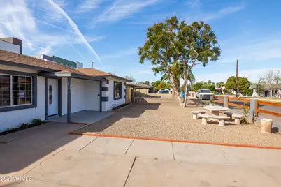 1847 E Pinchot Avenue, Phoenix, AZ 85016 - Photo 1