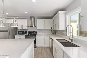 8051 W Mariposa Dr, Phoenix, AZ 85033 - Photo 8